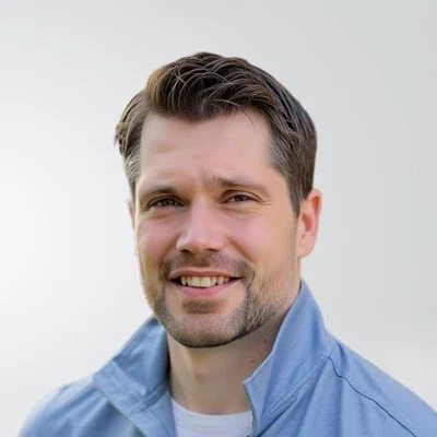 Headshot of Dr. Jacob Ross, licensed chiropractor, facing camera